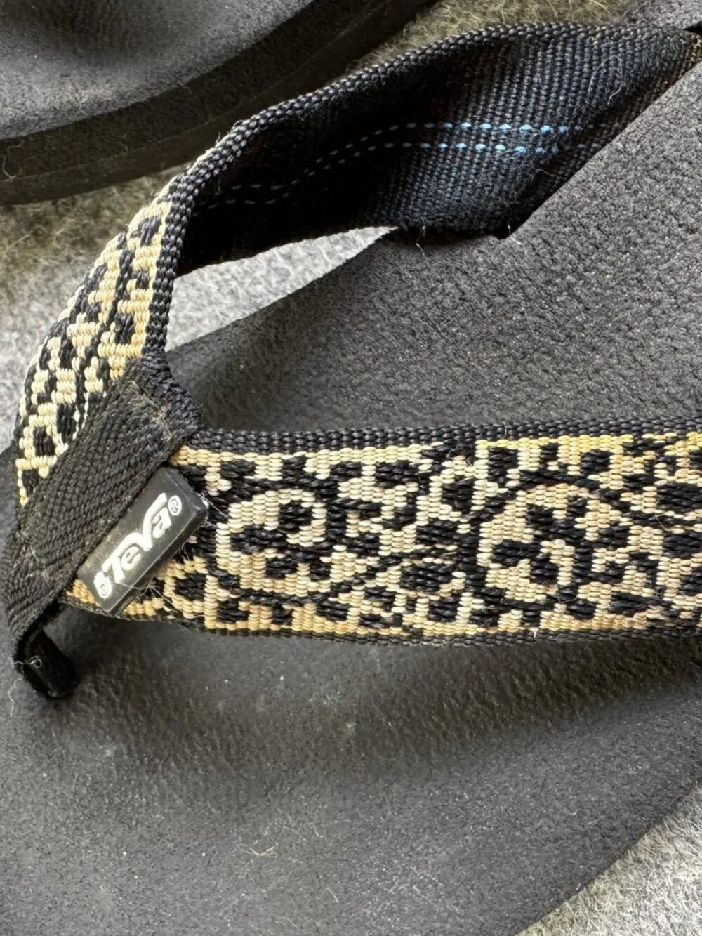 Teva Mush II Leopard Print Flip Flops Sz 7